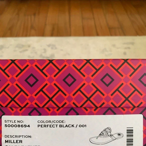 Tory Burch Black Logo Thong Sandals - Picture 11 of 13